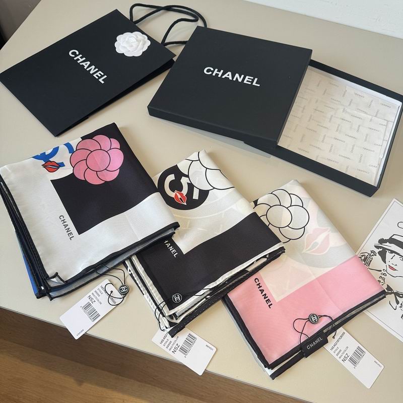 Chanel silk scarf hm34